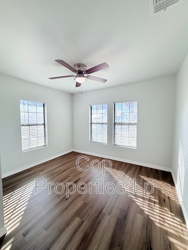 Building Photo - 255 Cumberland Rd