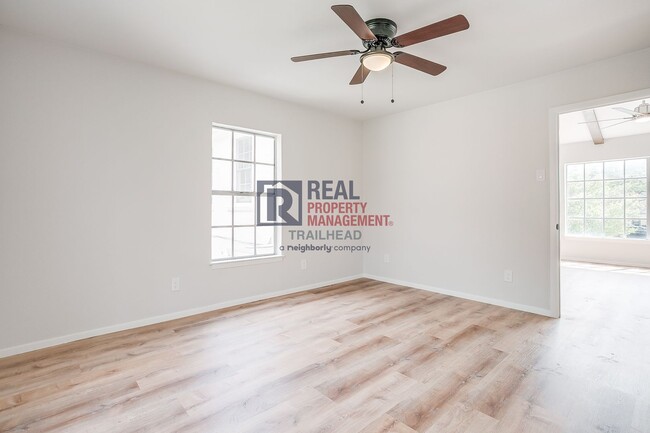 Building Photo - Stylish 1 Bed 1 Bath - Great Location