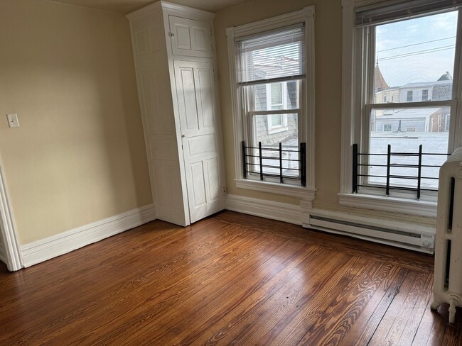 Building Photo - 718-718 Washington St