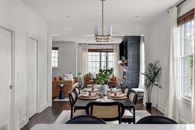 Building Photo - 1015D 12th Ave S