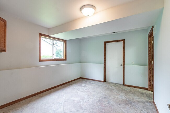 Building Photo - 310 Huntington Dr