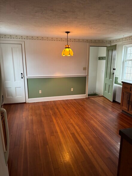 Building Photo - 39 Jarves St