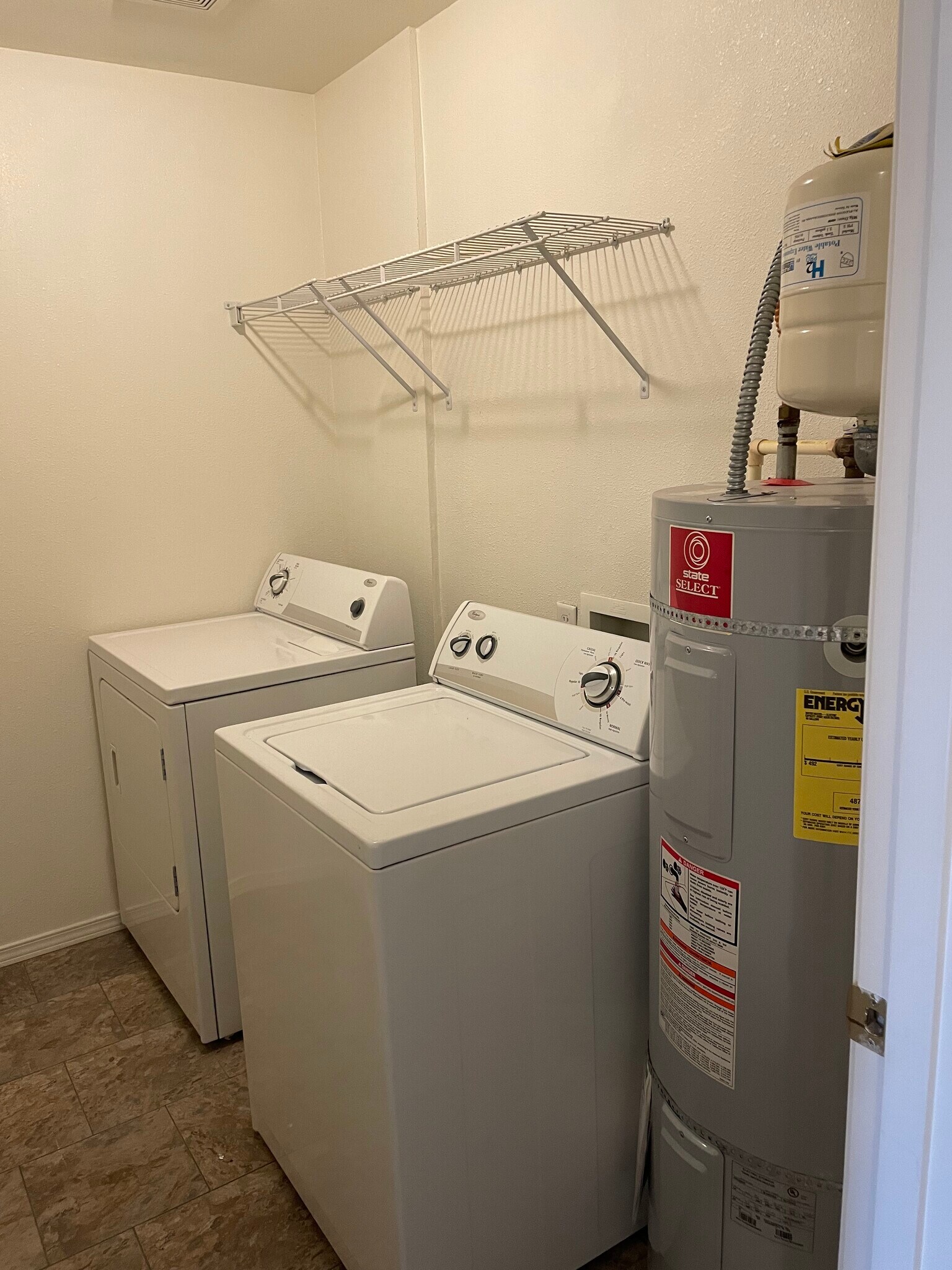 Building Photo - 1186 SW Lafayette Dr