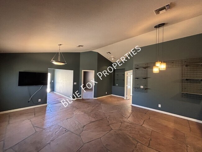 Building Photo - 4780 W Lessing Ln