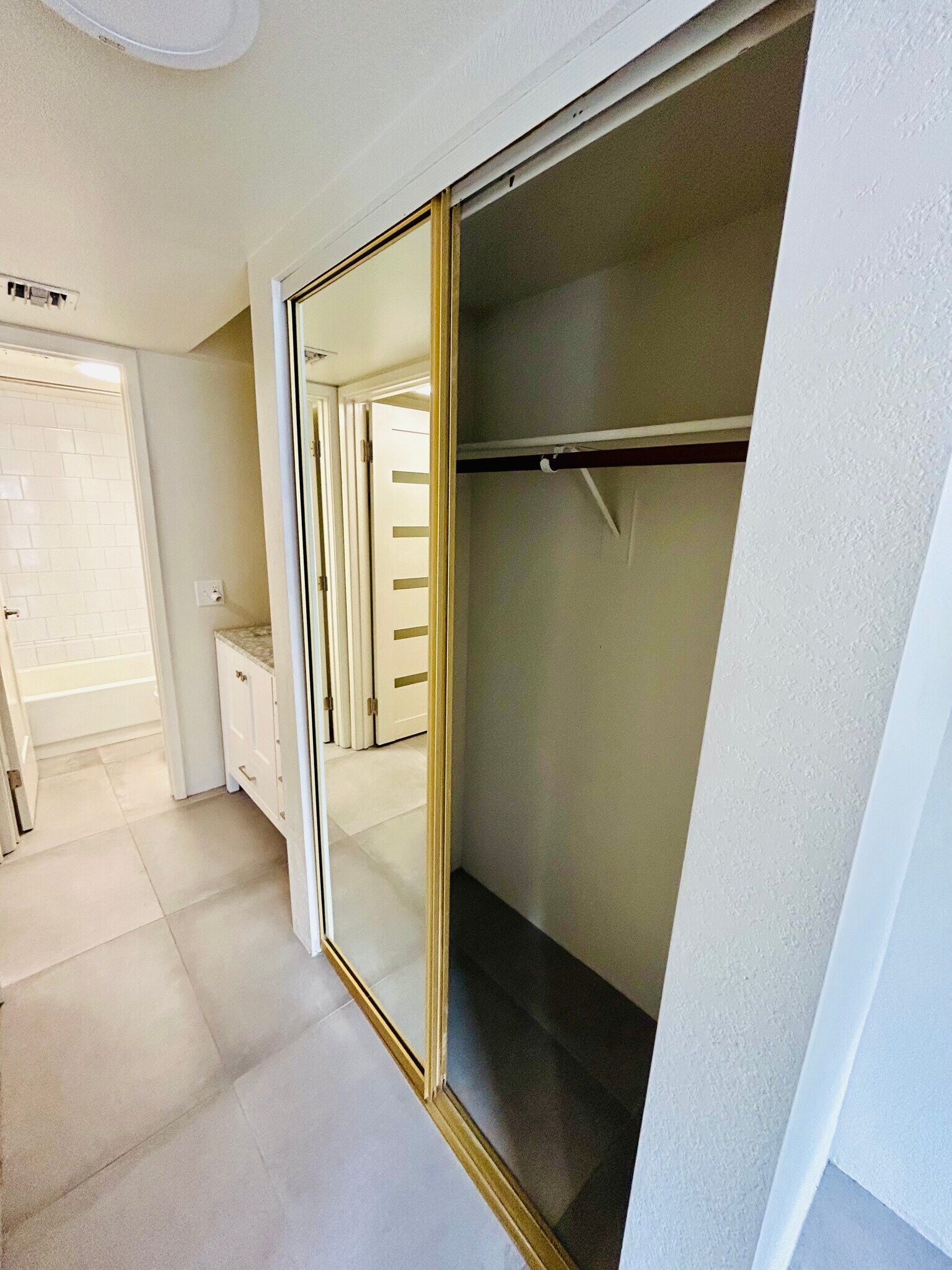Building Photo - 7557 N Dreamy Draw Dr