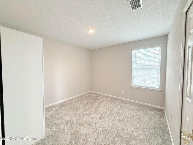 Building Photo - 878 Cedar Slough Dr