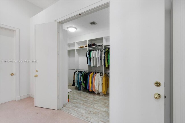 Building Photo - 2939 Paddock Ln