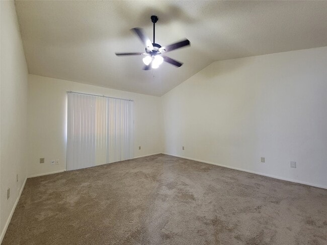 Building Photo - 833 Colchester Dr