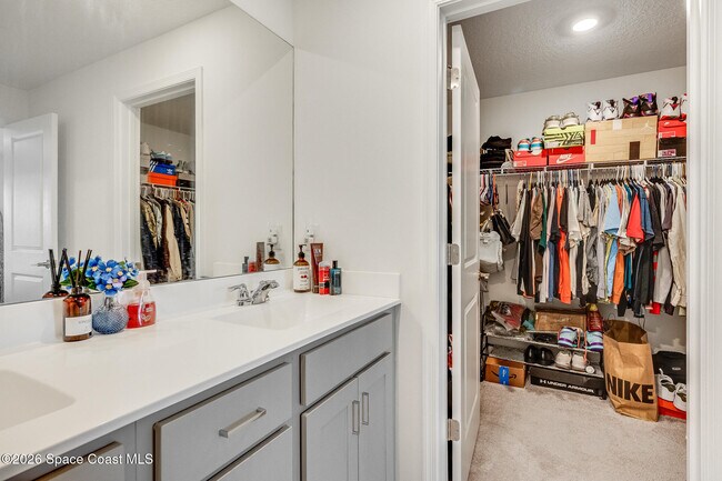 Building Photo - 1328 Colebrook Cir SW