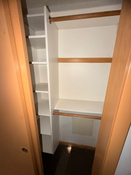 Building Photo - 741 Appleton Rd