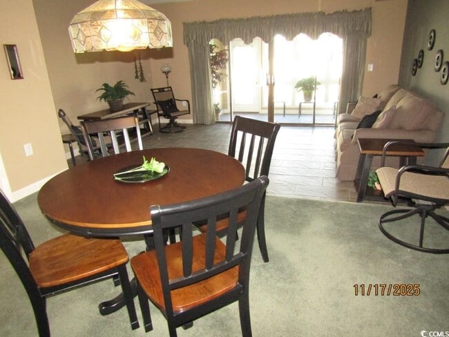 Building Photo - 928 Villa Dr