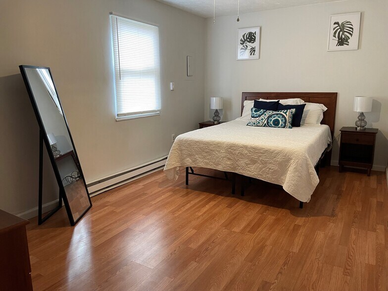 Primary Photo - 1206 17th St