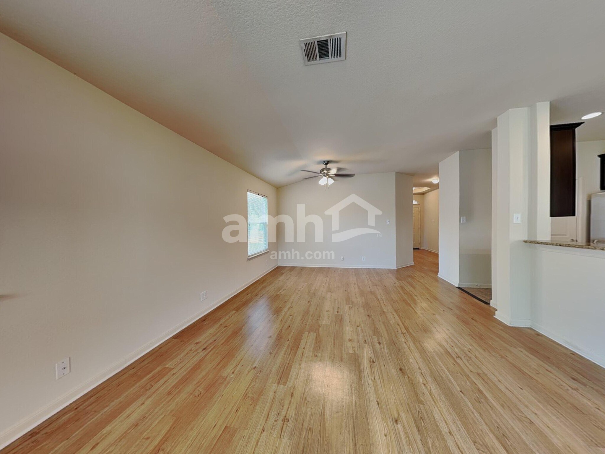 Building Photo - 2129 Hazelwood Dr