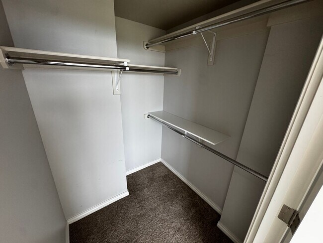 Building Photo - Penterra Plaza Condo with Amazing Panorami...