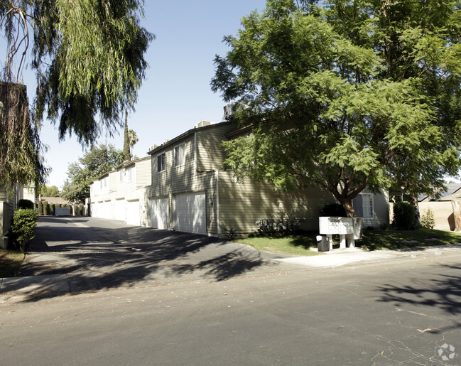 Building Photo - Heathergreen Townhomes