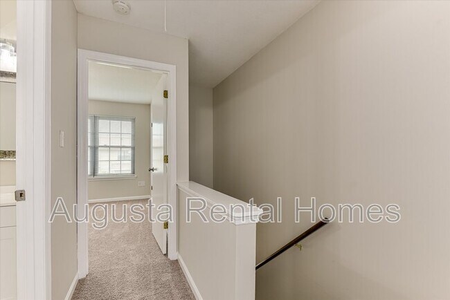 Building Photo - 204-1/2 W Buena Vista Ave