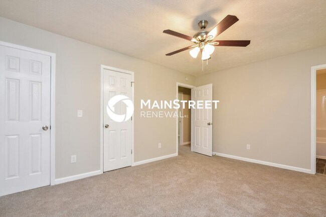 Building Photo - 3 Bedroom Pet-Friendly Home in Lithonia, GA with Main Street Renewal