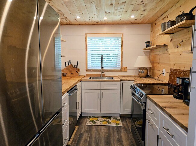 Building Photo - 3575 Gulf Blvd