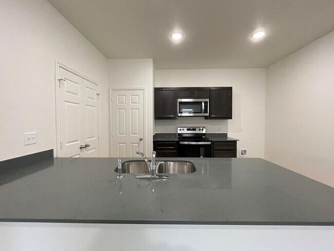 Building Photo - 2317 Zanoletti Ct