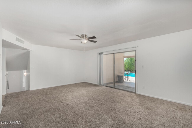 Building Photo - 3418 S Oak St