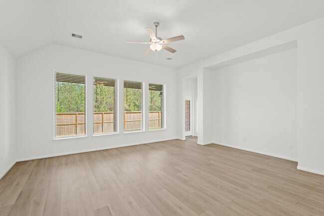 Building Photo - 1420 Florecer Ln