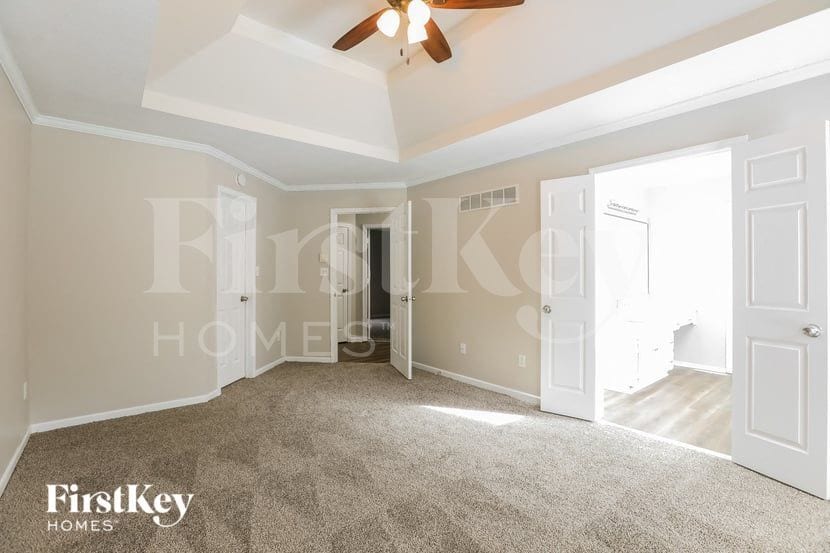 Building Photo - 8236 N Hope Ave