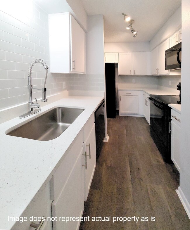 Building Photo - 2218 Place Rebecca Ln