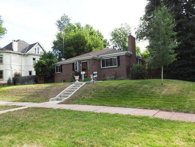 Building Photo - 760 Oneida St