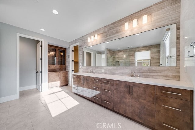 Building Photo - 212 Parkwood