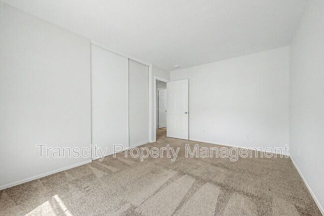 Building Photo - 2755 S Southwind Dr
