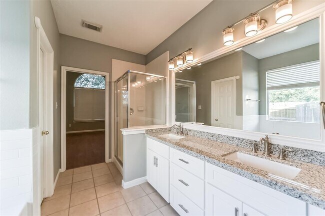 Building Photo - 440 Mystic Trail Loop