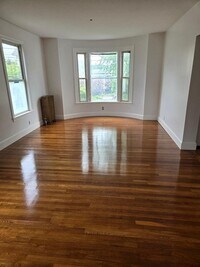 Building Photo - 452 Highland Ave