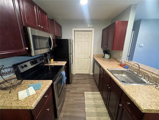 Building Photo - 10265 Gandy Blvd N