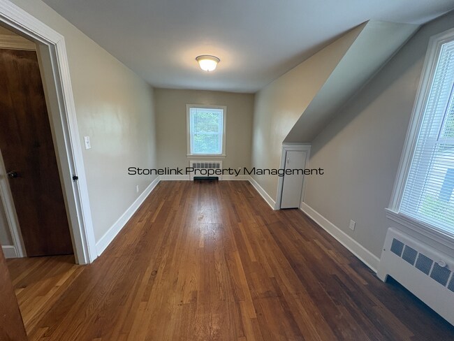 Building Photo - 60 Hambly Rd