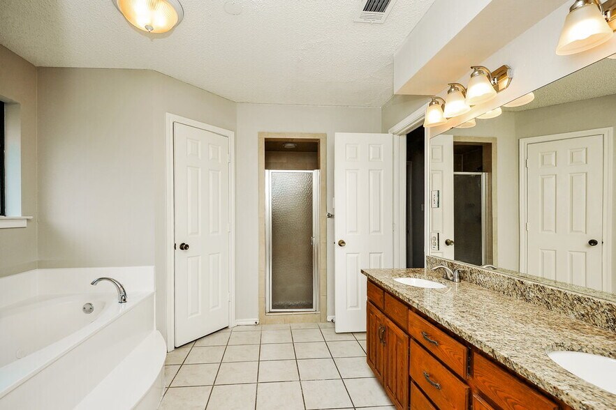 Building Photo - 4909 Barberry Dr