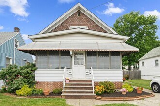 Building Photo - 511 Garden Ave