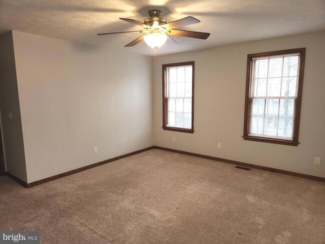 Building Photo - 43974 White Cedar Ln