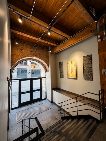 Building Photo - 625 W Jackson Blvd