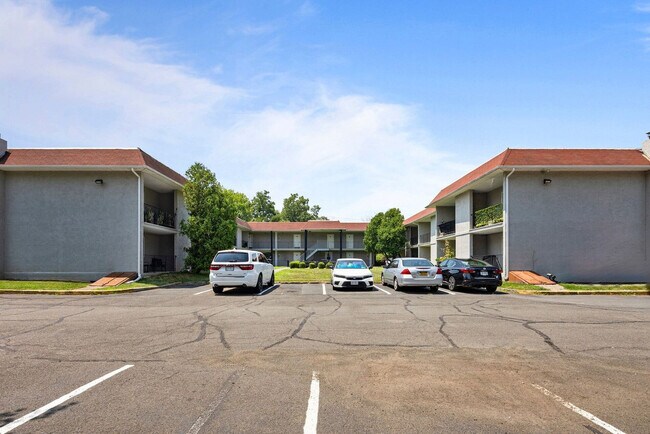 Building Photo - 30 U.S. 9W-SI ID1466835P