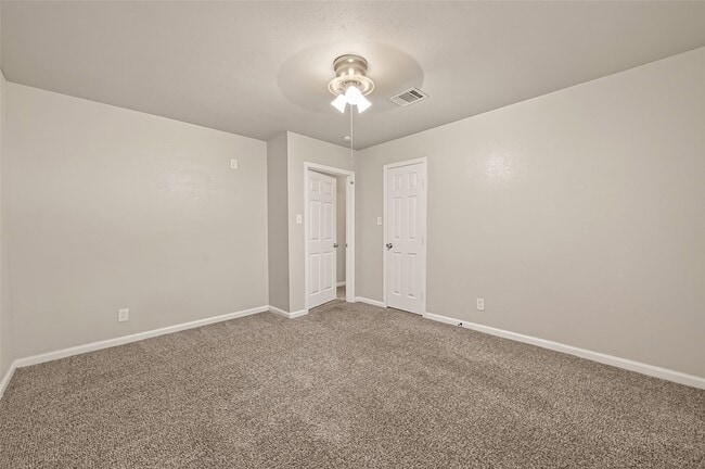 Building Photo - 10 Ferguson St