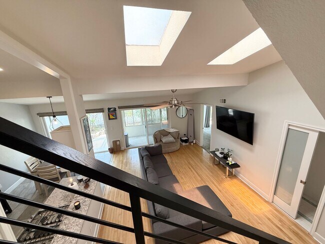 Building Photo - PET FRIENDLY - Charming 4-Bedroom Home in ...