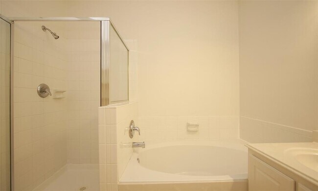 Building Photo - 3 S Avonlea Cir