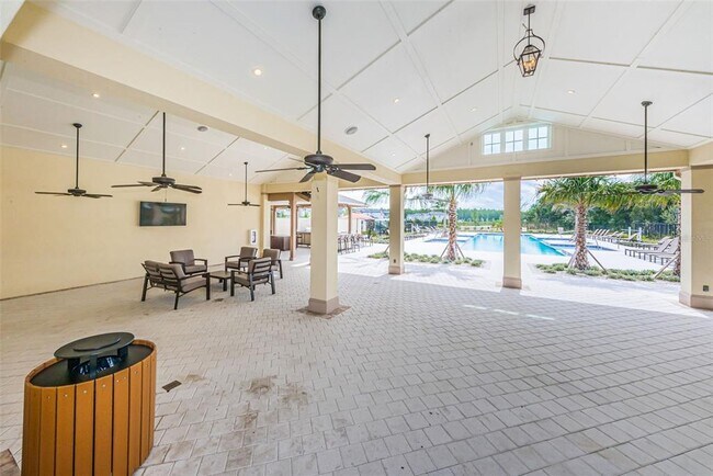 Building Photo - 8327 Crescent Oaks Dr