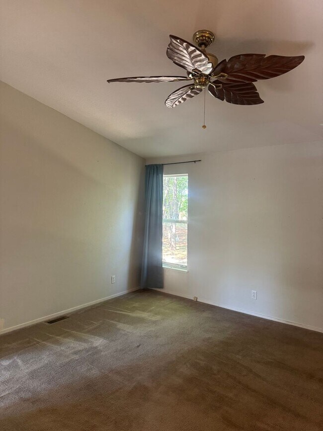 Building Photo - 3 BEDROOM COUNTRY HOME IN SHINGLETOWN