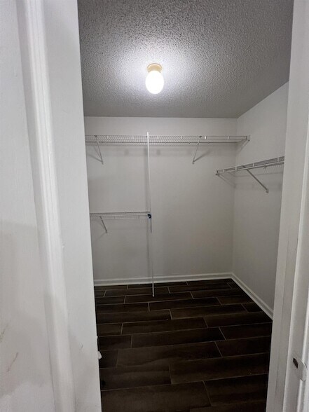 Building Photo - 5760 Pecan Trce
