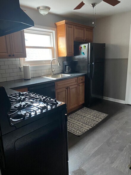 Building Photo - 314 Linden Ave