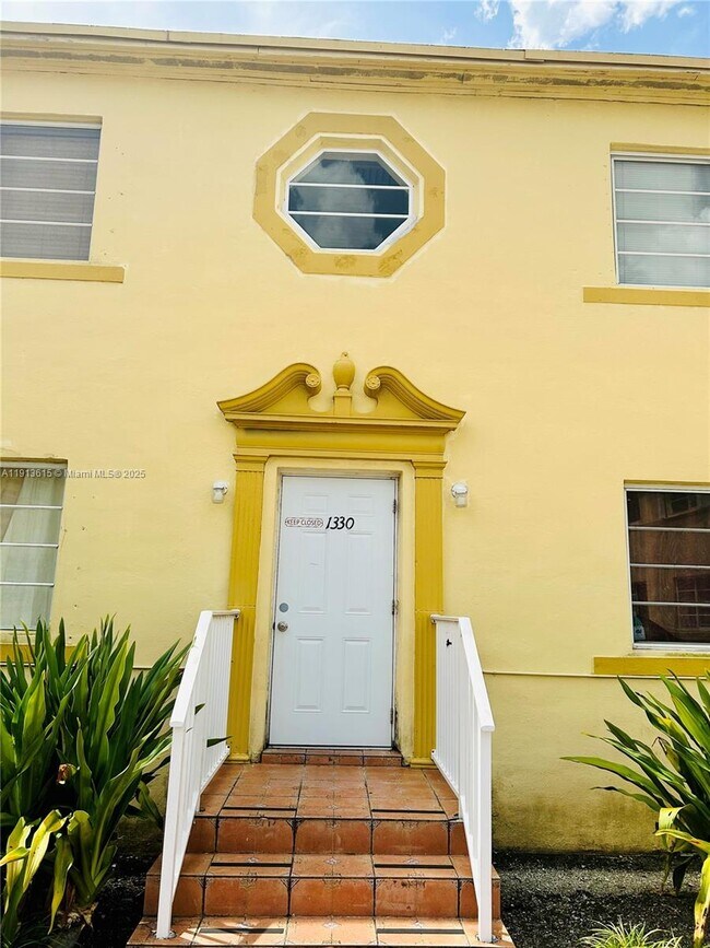 Building Photo - 1330 SW 6th St