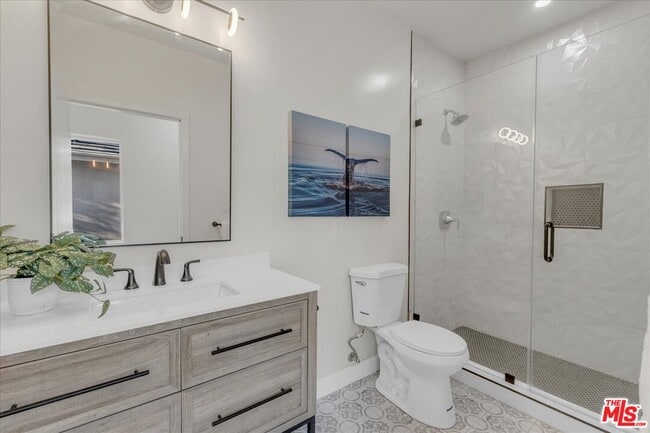 Building Photo - 10347 Hillhaven Ave