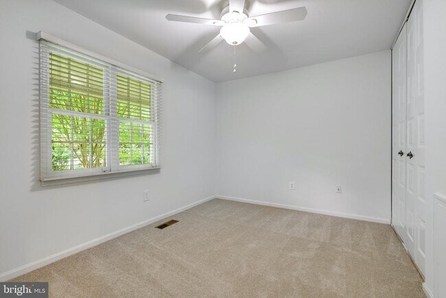 Building Photo - 9622 Cinnamon Creek Dr