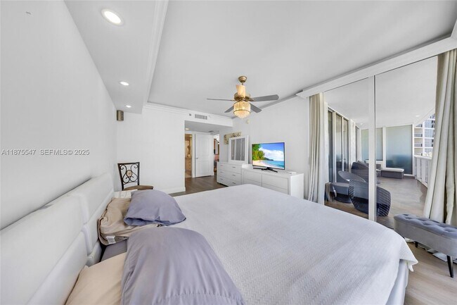 Building Photo - 1800 S Ocean Dr